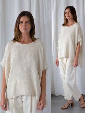 Black Crane Coral Top In Cloud